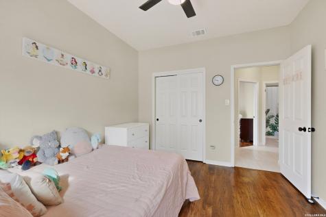 4815 Badland Beacon Converse TX 78109