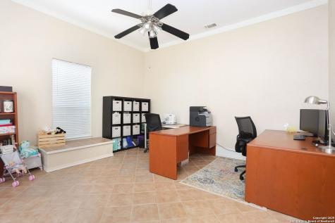 1503 S 2nd Street Floresville TX 78114