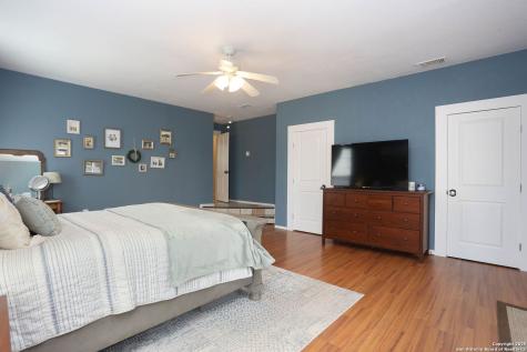 1503 S 2nd Street Floresville TX 78114