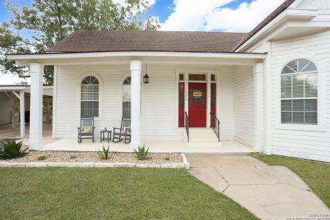 1503 S 2nd Street Floresville TX 78114