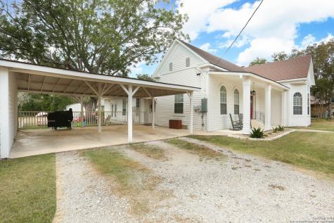 1503 S 2nd Street Floresville TX 78114