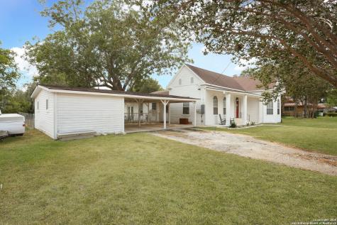 1503 S 2nd Street Floresville TX 78114