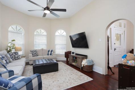 1503 S 2nd Street Floresville TX 78114