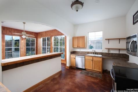282 Hill Top Lane Lakehills TX 78063