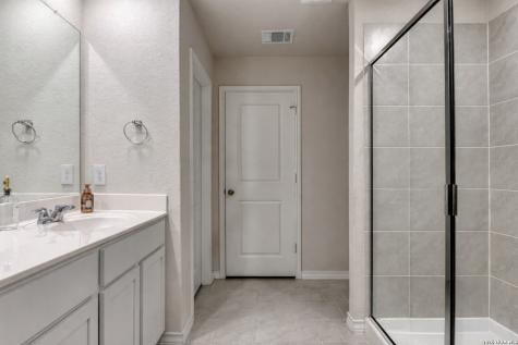 5615 Chase Falls San Antonio TX 78266