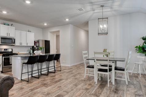 5615 Chase Falls San Antonio TX 78266