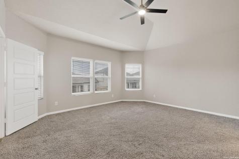 1141 Amber Lake Seguin TX 78155
