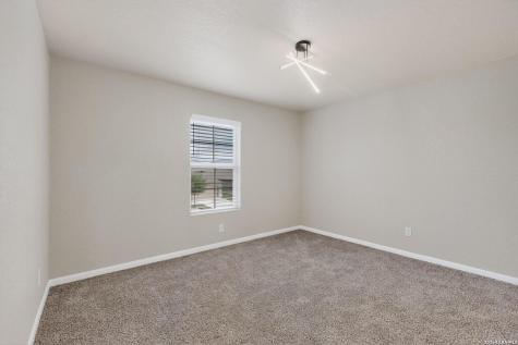 1141 Amber Lake Seguin TX 78155