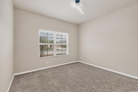 1141 Amber Lake Seguin TX 78155