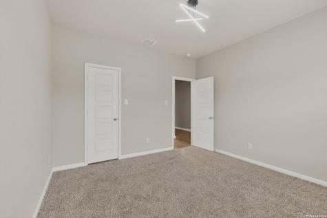 1141 Amber Lake Seguin TX 78155