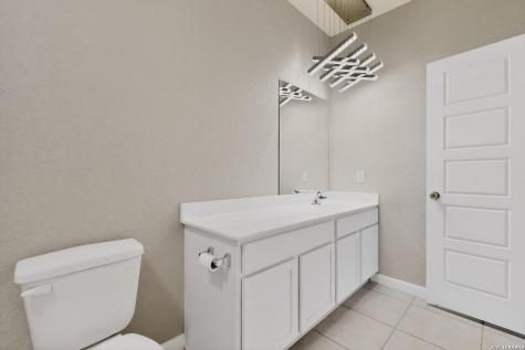 1141 Amber Lake Seguin TX 78155
