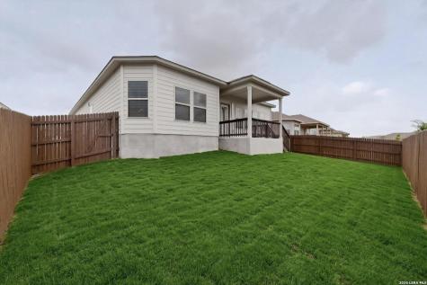 1141 Amber Lake Seguin TX 78155