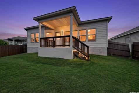 1141 Amber Lake Seguin TX 78155