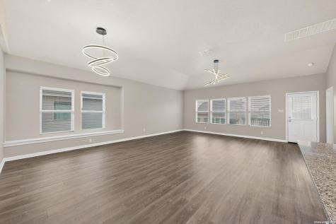 1141 Amber Lake Seguin TX 78155