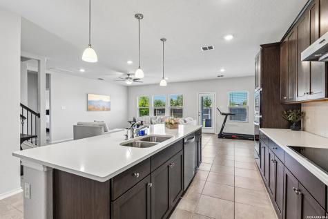 7602 Wallaby Isle San Antonio TX 78253