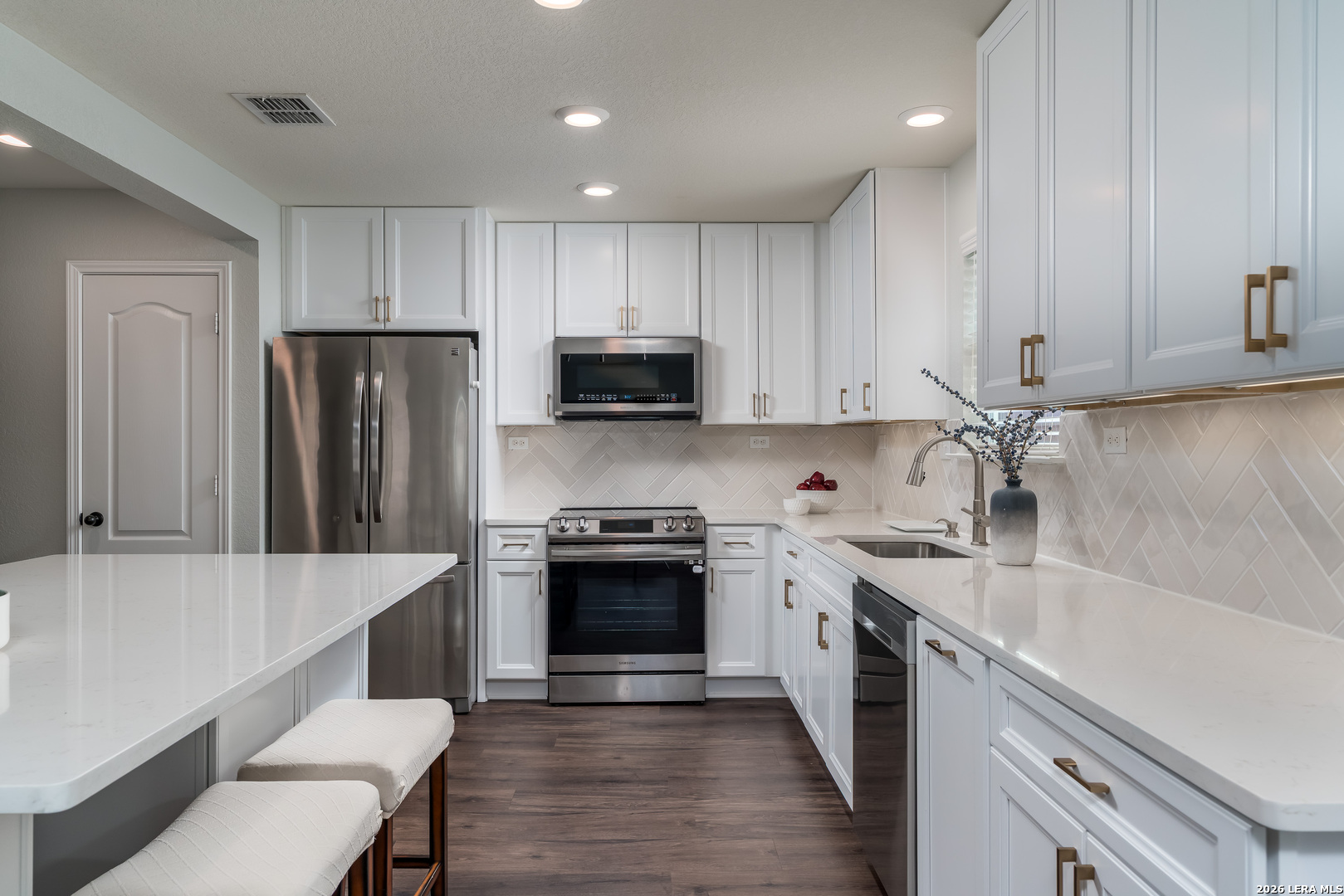 1415 Hummingbird San Antonio TX 78245