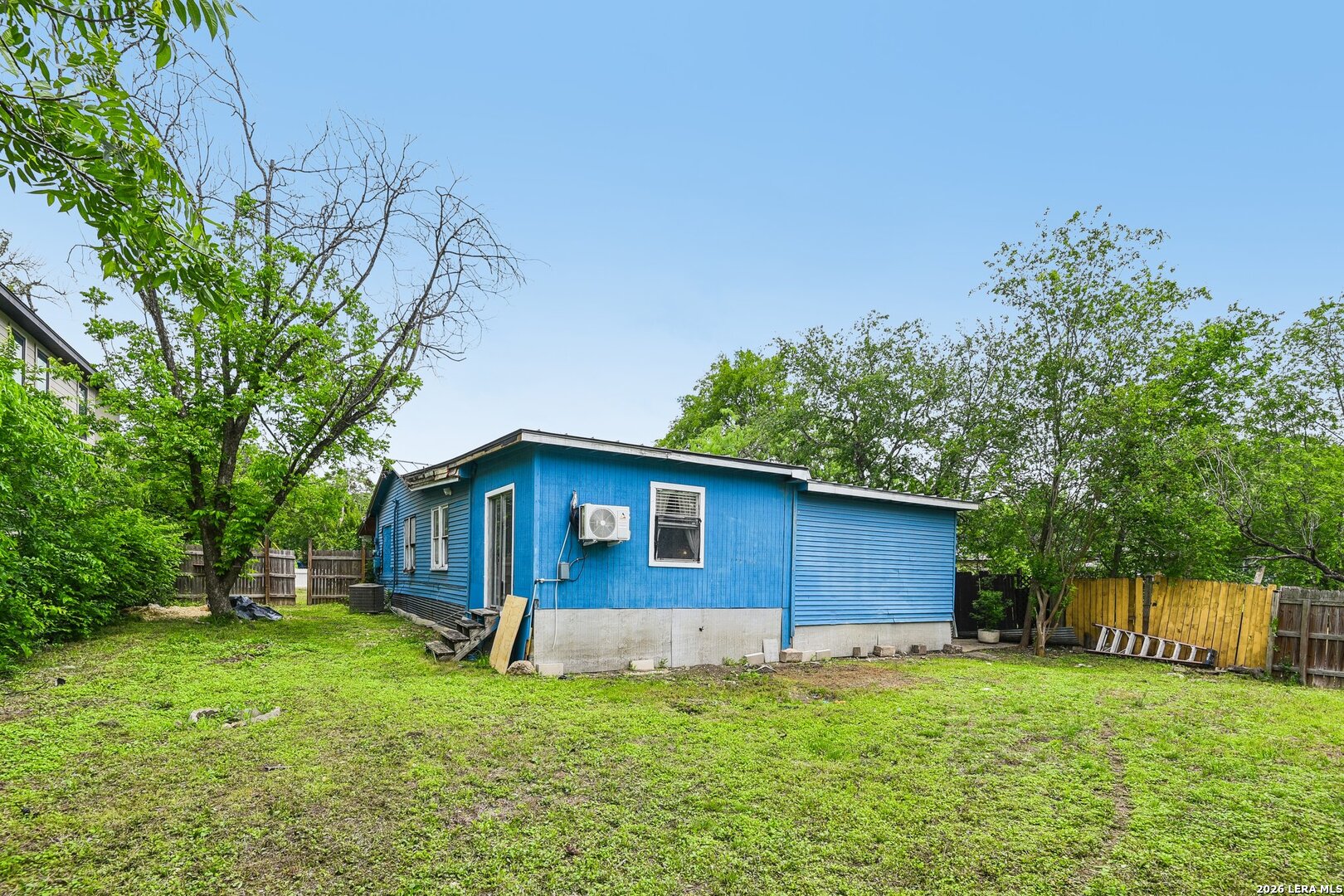 8101 & 8103 Janda Susan Road San Antonio TX 78209