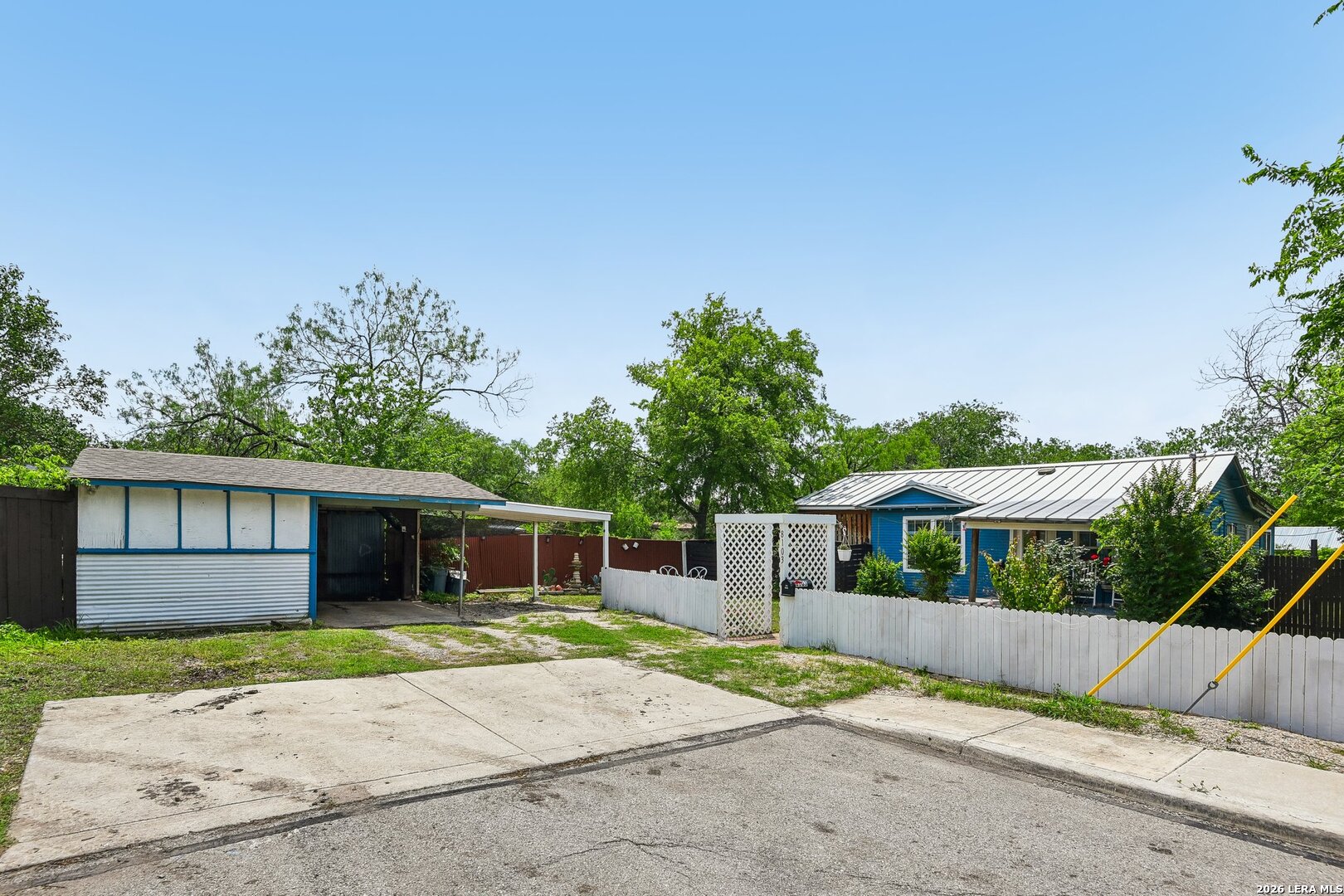 8101 & 8103 Janda Susan Road San Antonio TX 78209