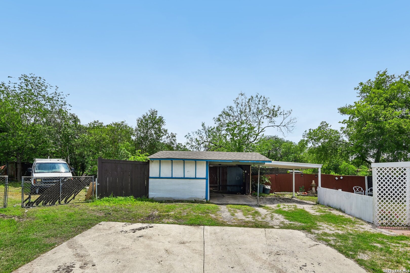8101 & 8103 Janda Susan Road San Antonio TX 78209