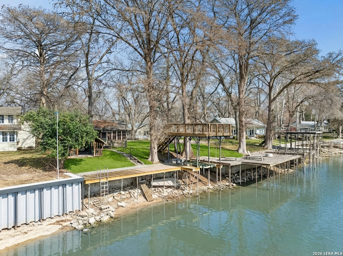 1307 Terminal Loop Mcqueeney TX 78123