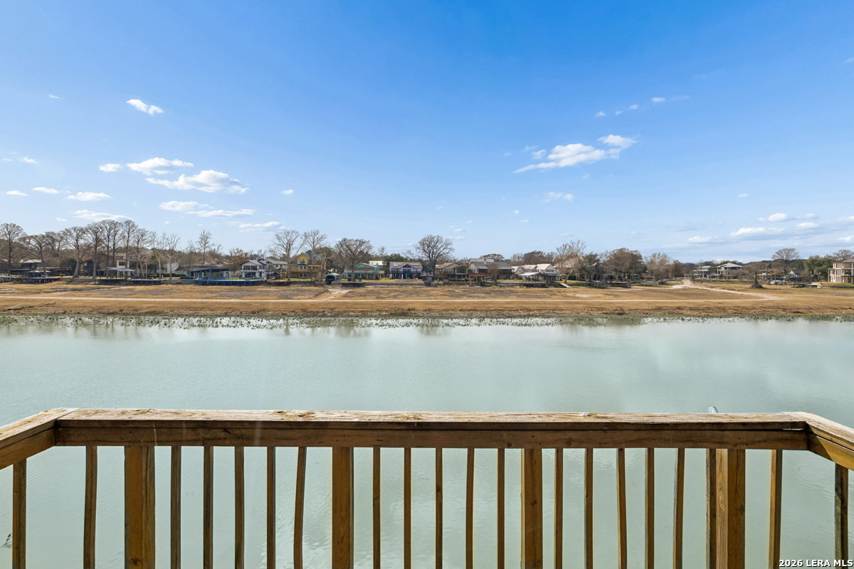 1307 Terminal Loop Mcqueeney TX 78123