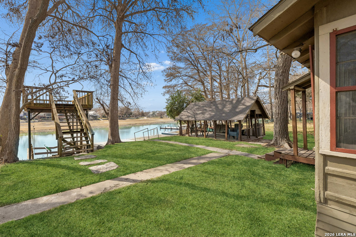 1307 Terminal Loop Mcqueeney TX 78123
