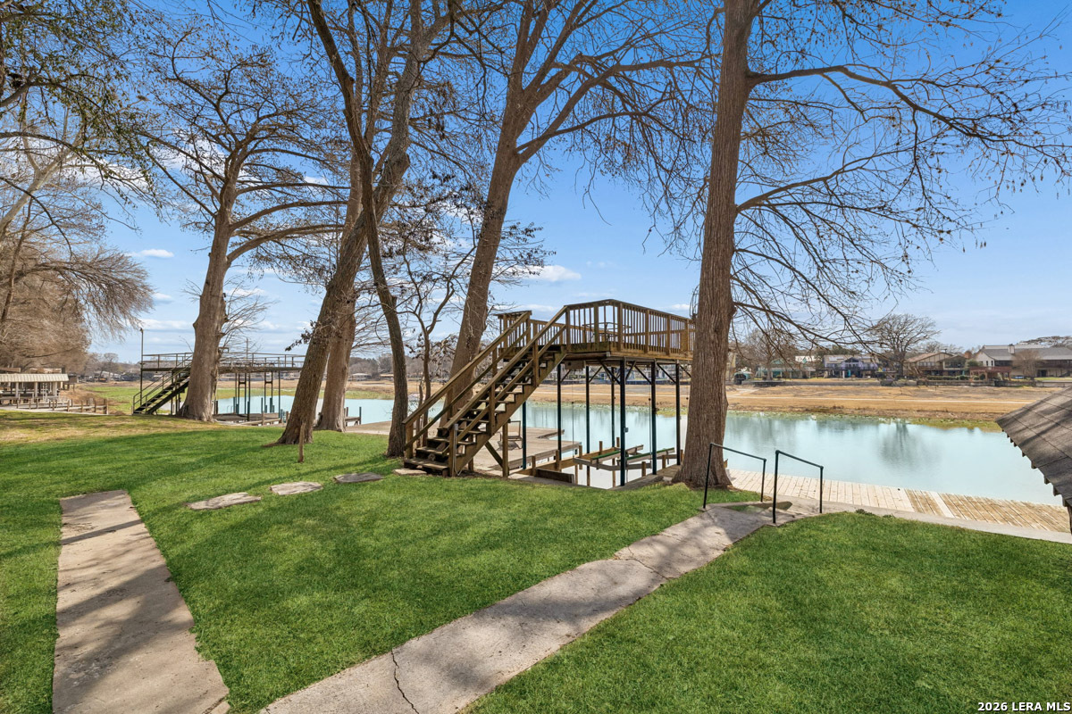1307 Terminal Loop Mcqueeney TX 78123
