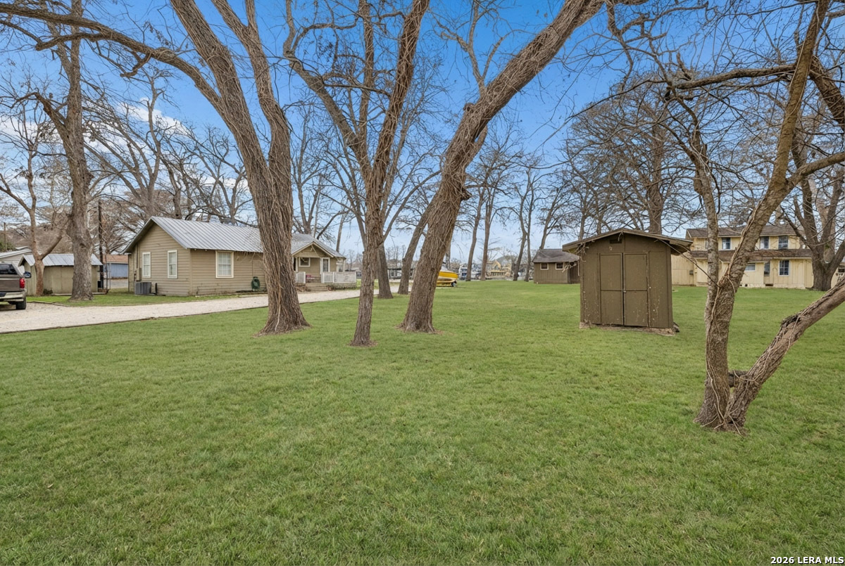 1307 Terminal Loop Mcqueeney TX 78123