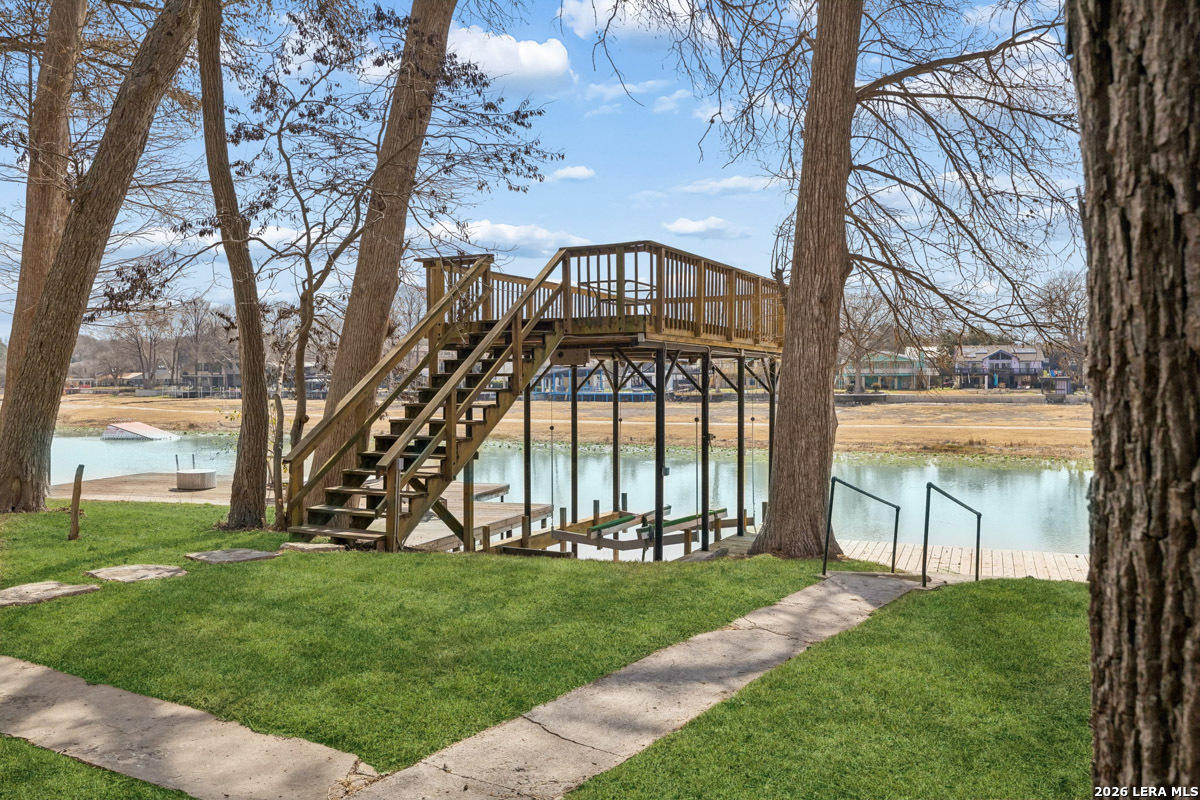 1307 Terminal Loop Mcqueeney TX 78123