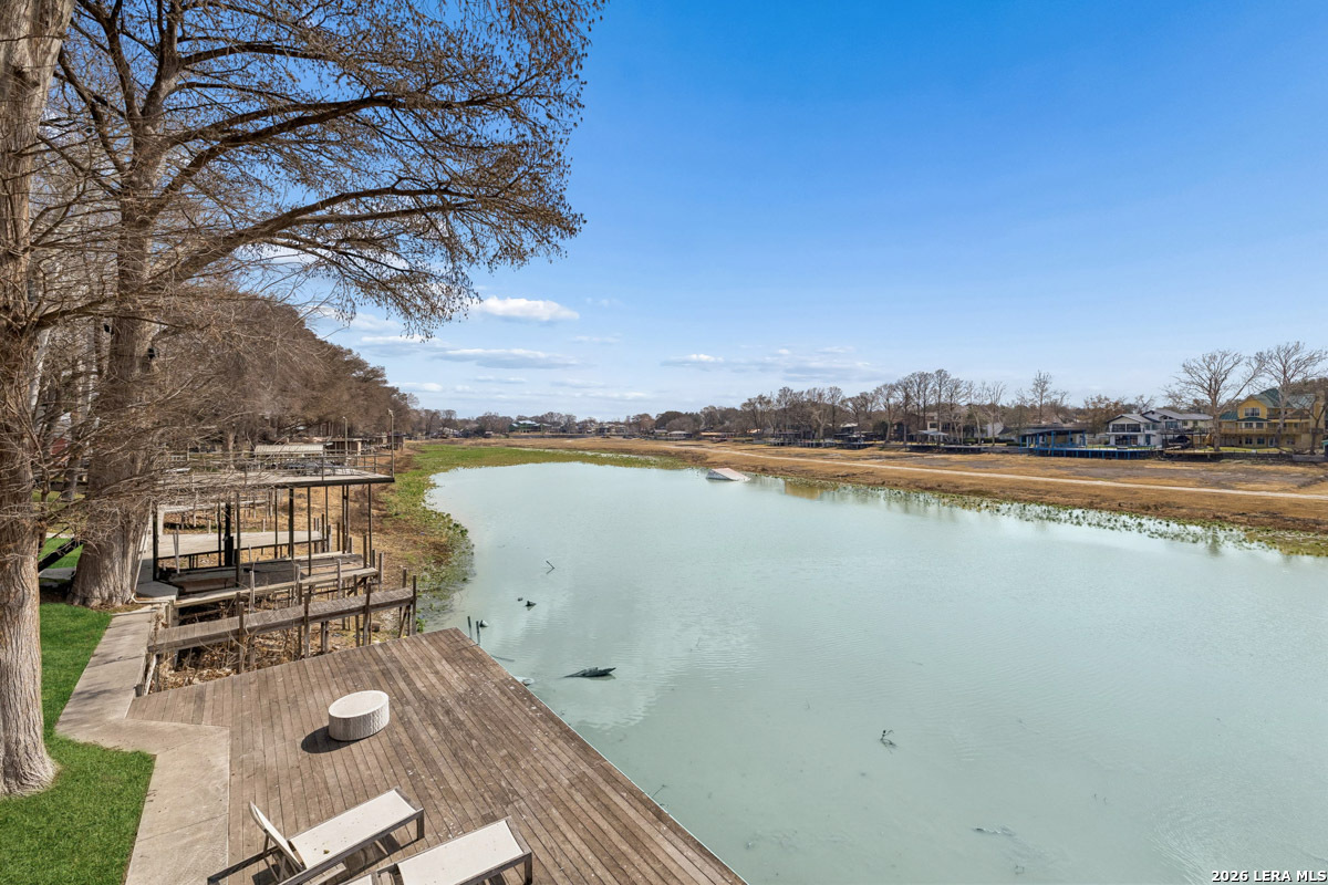 1307 Terminal Loop Mcqueeney TX 78123