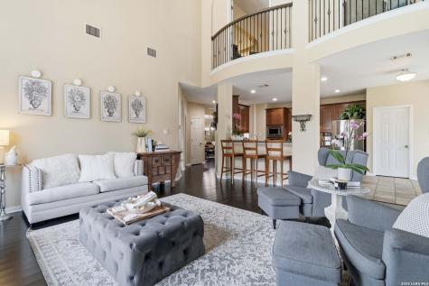 1618 Heavens Peak San Antonio TX 78258