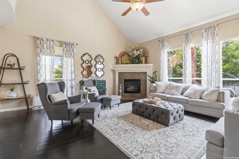 1618 Heavens Peak San Antonio TX 78258