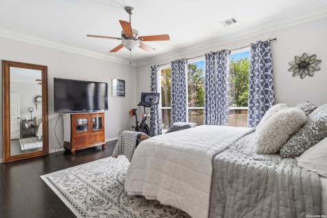 1618 Heavens Peak San Antonio TX 78258