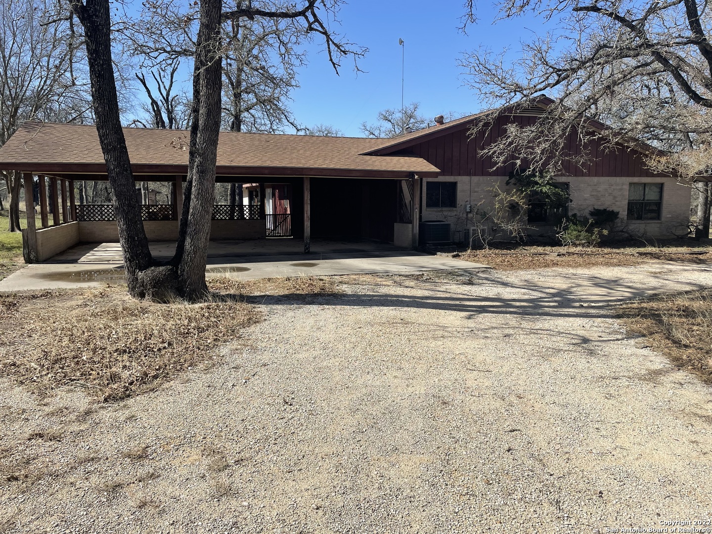 1893 Lakeview Drive Floresville TX 78114