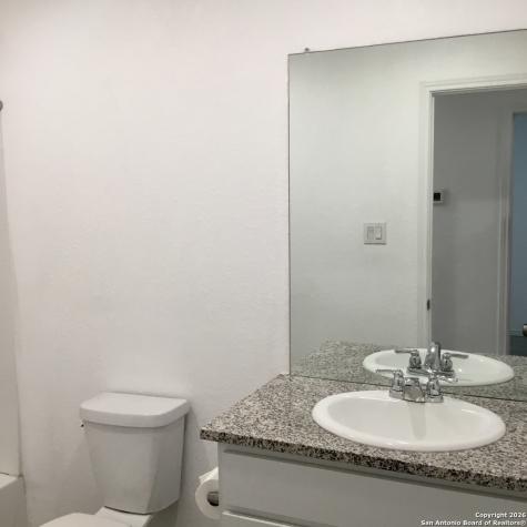 8163 Nube Medina San Antonio TX 78252