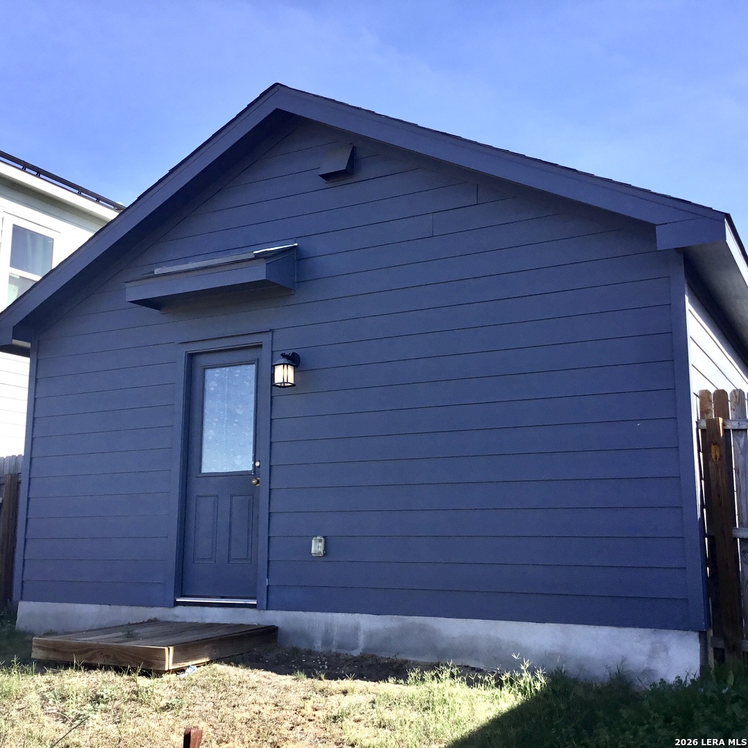 8163 Nube Medina San Antonio TX 78252