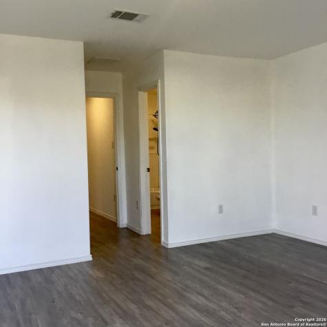 8163 Nube Medina San Antonio TX 78252