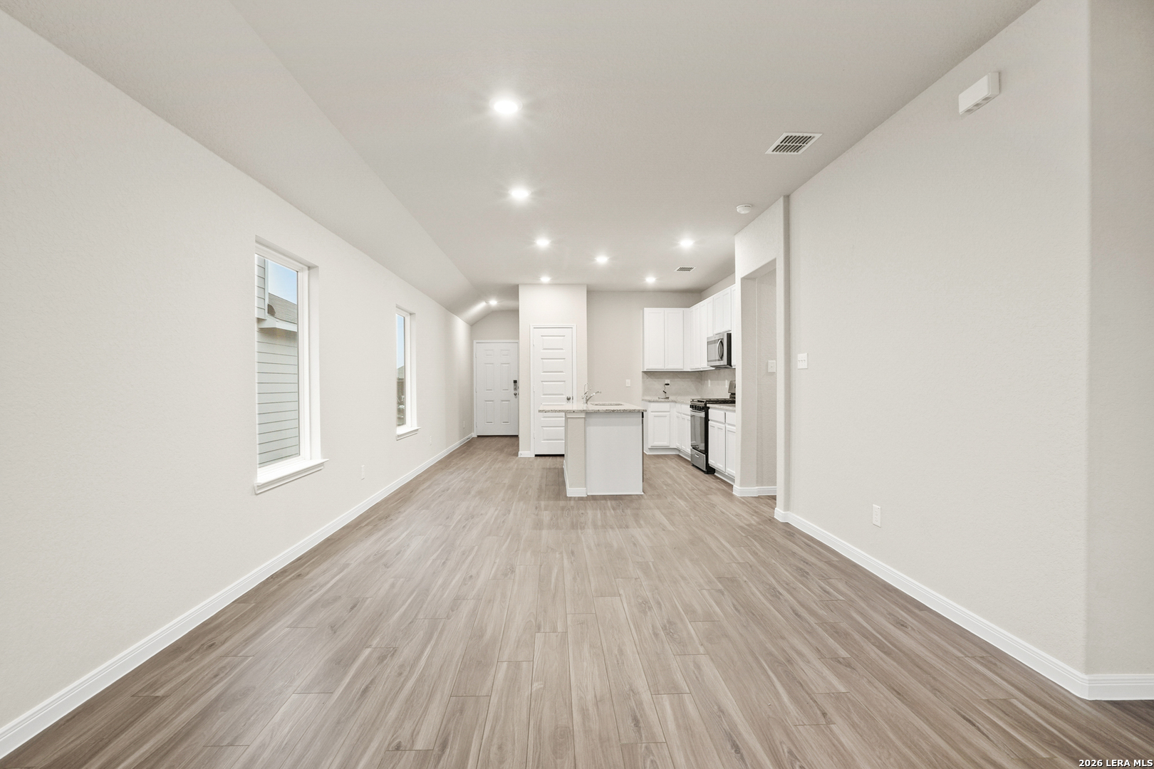8555 Catnip Pass Elmendorf TX 78112