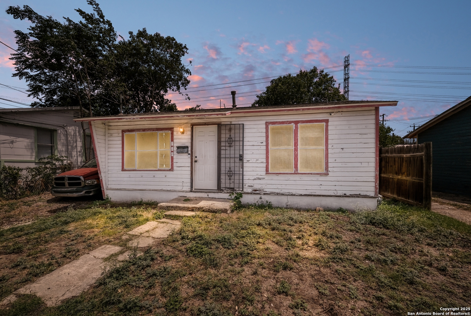 723 Larry San Antonio TX 78202