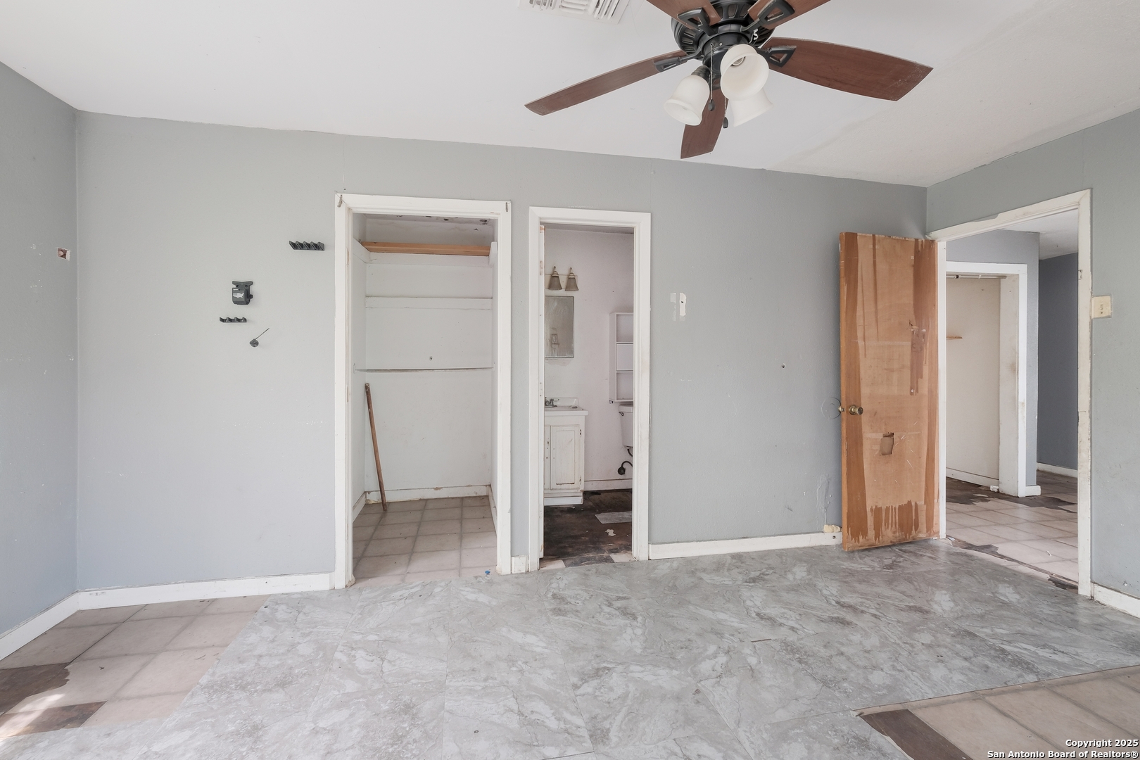 723 Larry San Antonio TX 78202