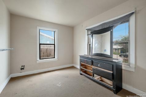 723 Larry San Antonio TX 78202