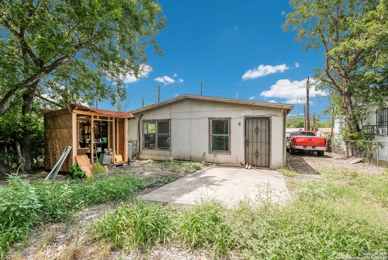 723 Larry San Antonio TX 78202