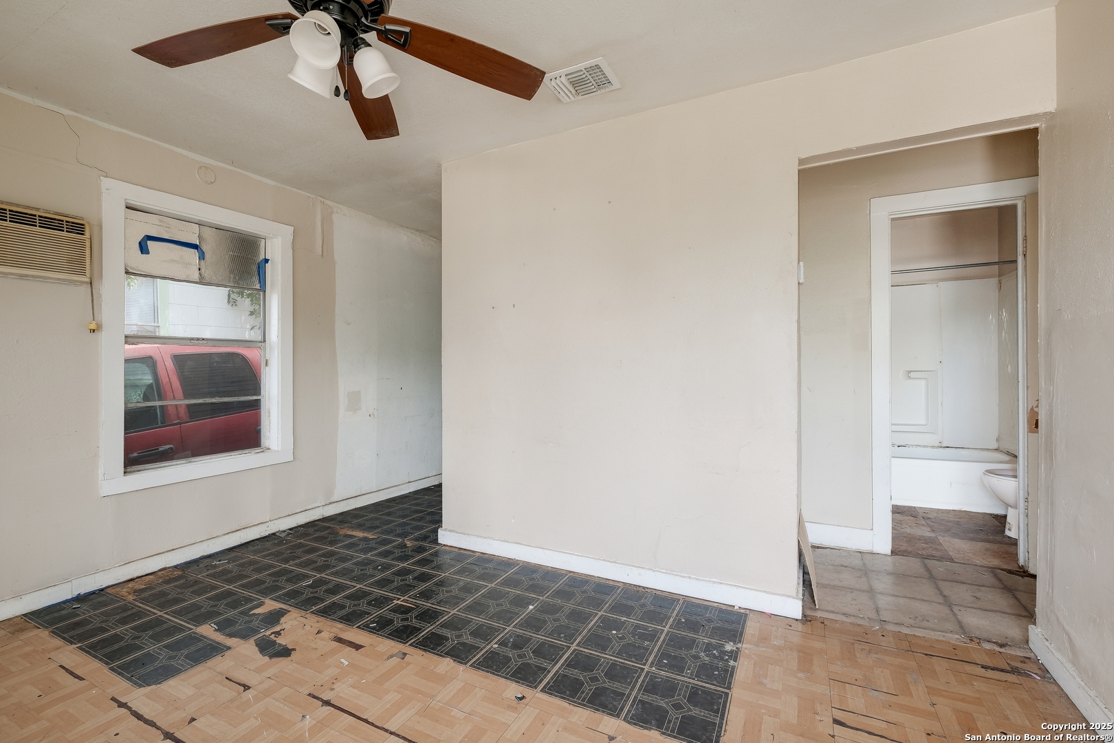 723 Larry San Antonio TX 78202