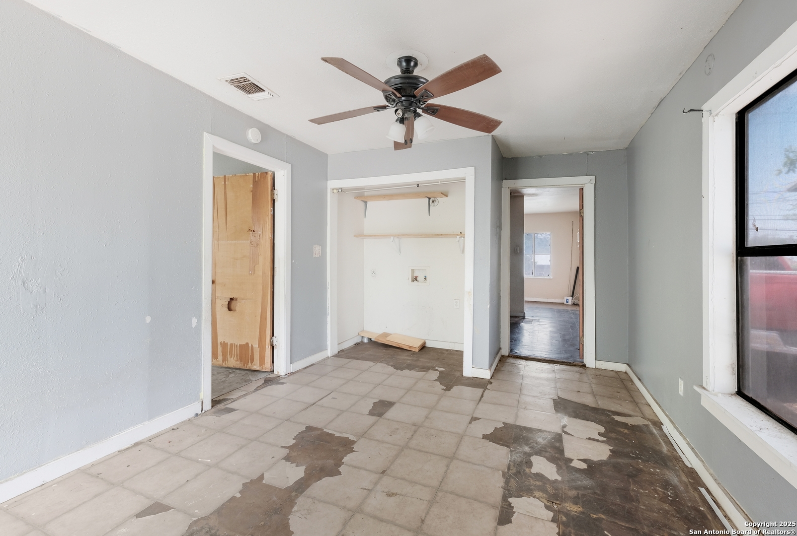 723 Larry San Antonio TX 78202