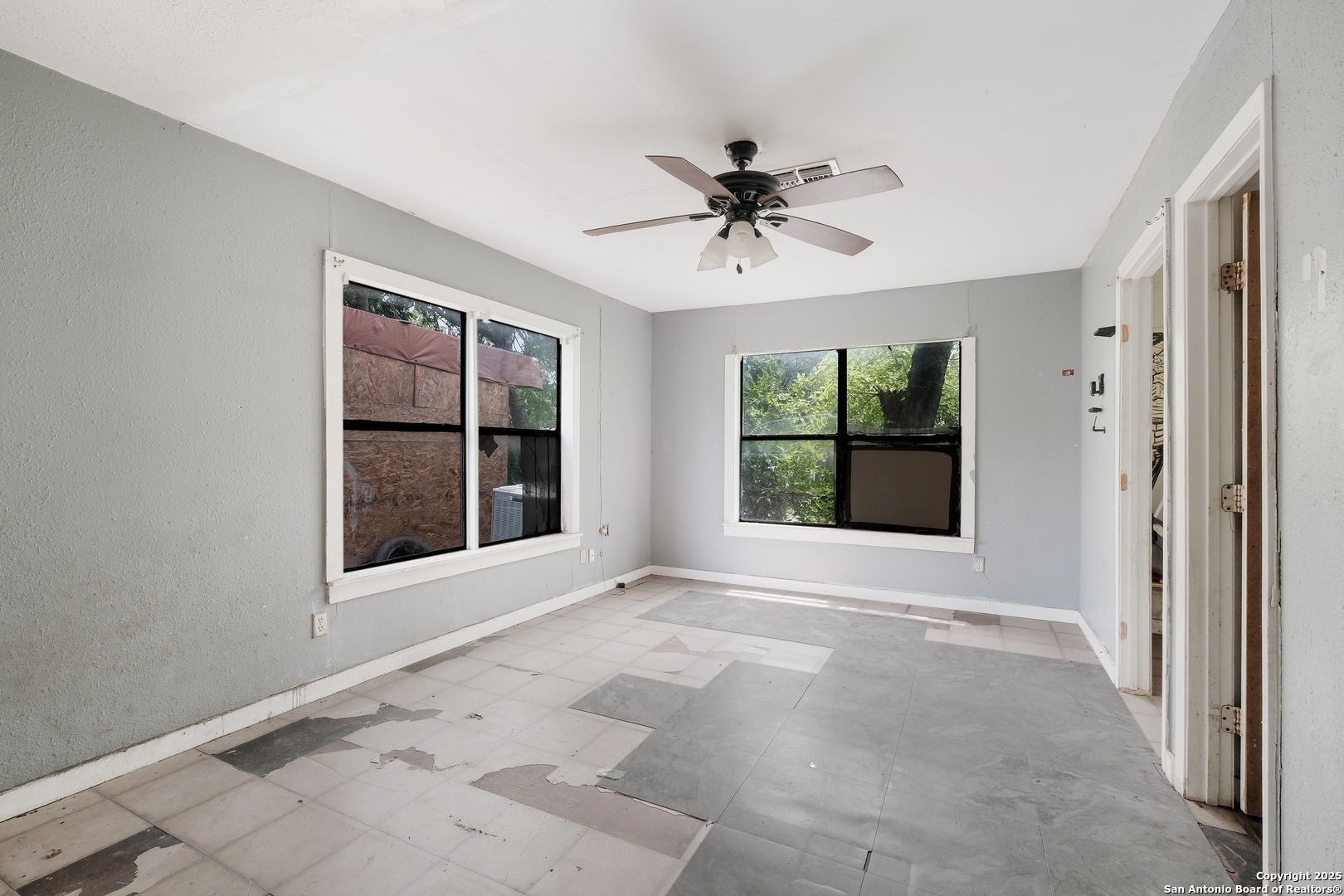 723 Larry San Antonio TX 78202
