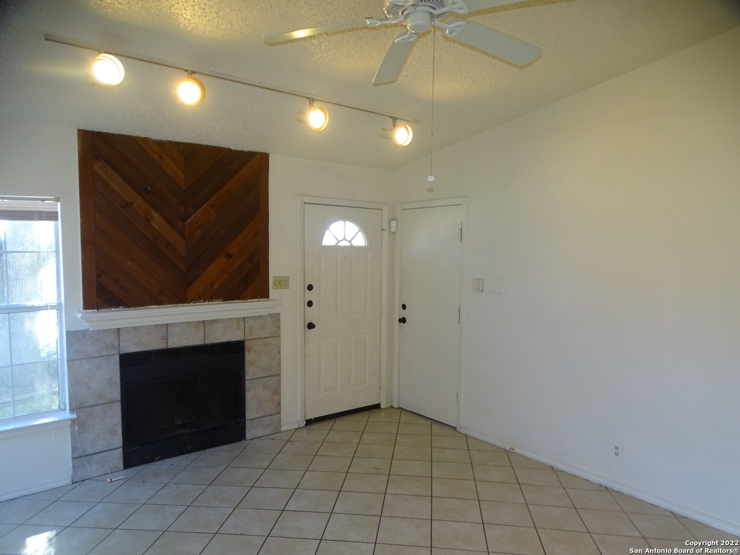 9819 Valley Villa San Antonio TX 78250