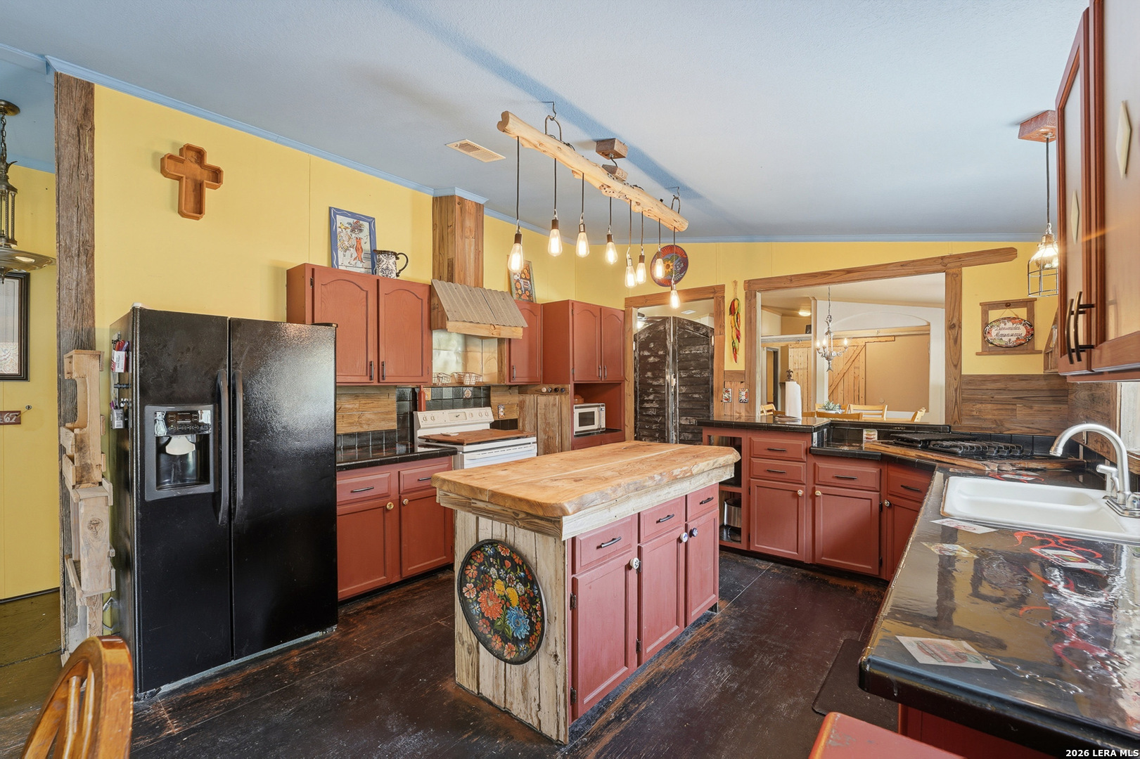 942 Leaning Oak Spring Branch TX 78070