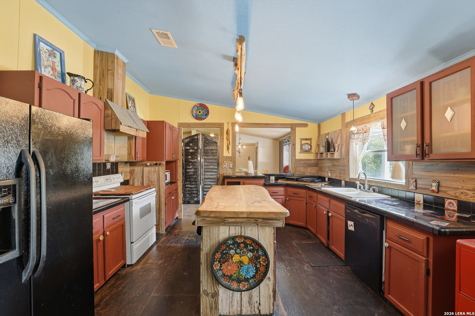 942 Leaning Oak Spring Branch TX 78070