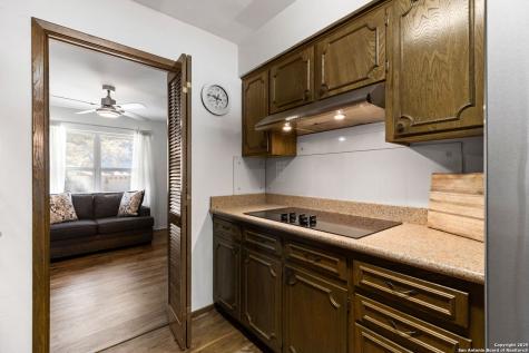 713 Fawndale Lane Windcrest TX 78239