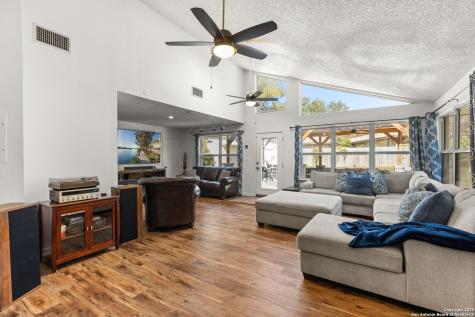 713 Fawndale Lane Windcrest TX 78239